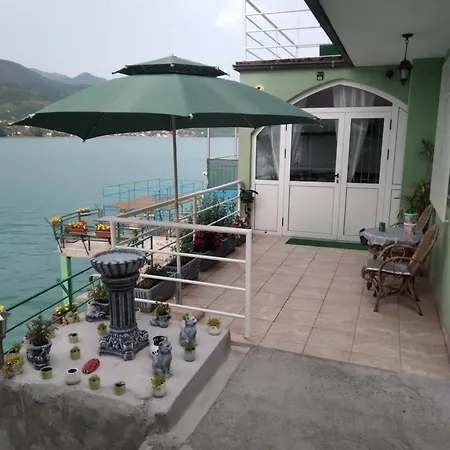 Zeleni Raj Holiday home *